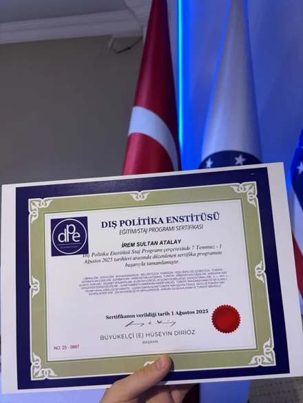 Öğrencimizin dış politikalar alanında staj başarısı!